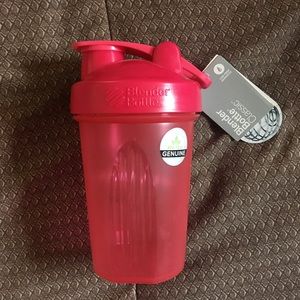 Brand New With Tags! BlenderBottle Classic Pink Shaker Bottle 20-Ounce